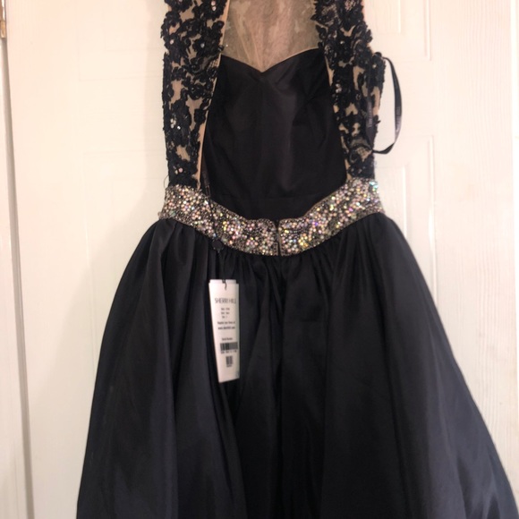 Backless Sherri Hill short black dress - Picture 4 of 5